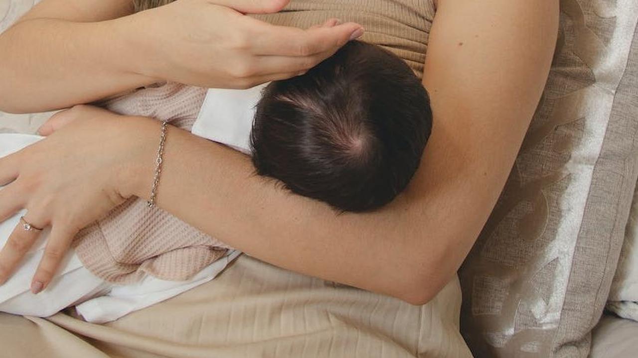 1. Ketahui Penyebabnya: Pastikan Anda tahu penyebab sariawan pada bayi, sehingga penanganan yang tepat dapat diberikan.