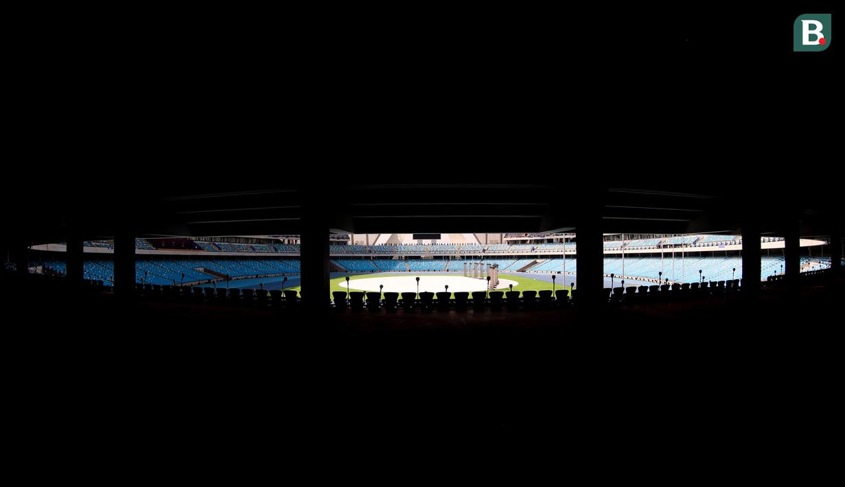 <p>Stadion Nasional Morodok Techo Kamboja tengah bersolek jelang upacara pembukaan SEA Games 2023. (Bola.com/Abdul Aziz)</p>