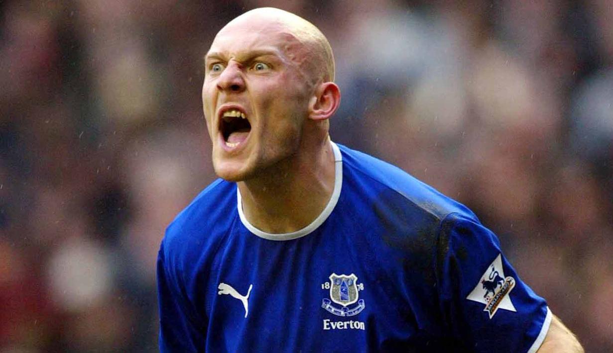 Selama membela Everton, Thomas Gravesen mendapatkan julukan sebagai 'Anjing Gila'. Ia pernah membuat marah Fabio Capello usai melakukan tekel keras terhadap Robinho saat sesi latihan. Meskipun begitu, dirinya menjadi pemain yang dirindukan usai hengkang dari Goodison Park. (AFP/Steve Parkin)