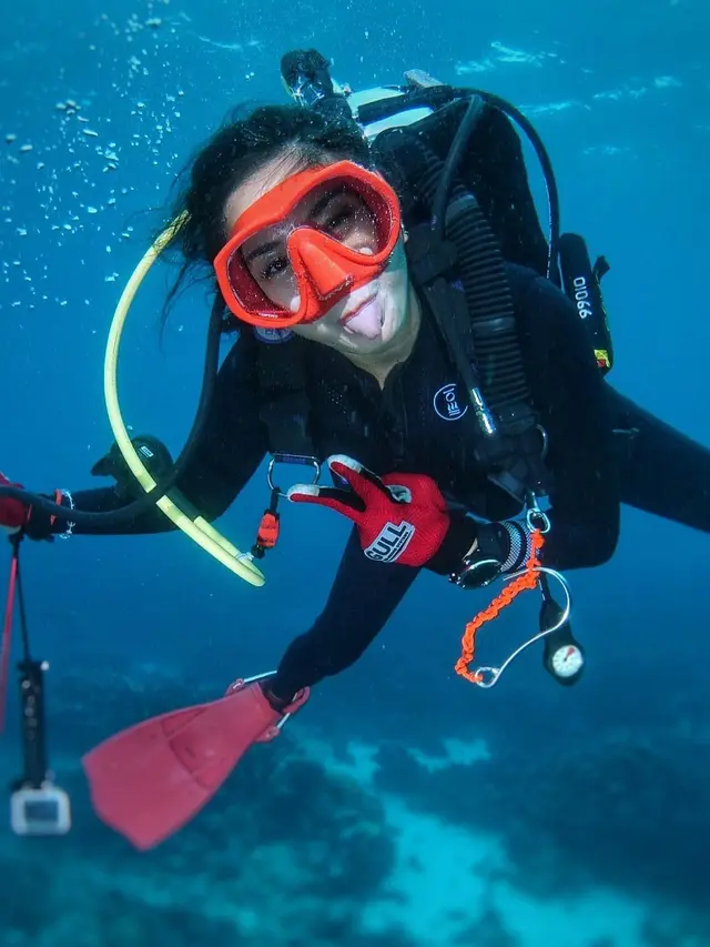 Momen Kirana Larasati Saat Diving. (Sumber: Instagram/kiranalarasti)