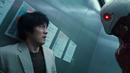 Alien mencari makhluk bumi untuk masuk ke dalam otaknya. Ia bertemu manusia di lift dan siap untuk menjadikannya korban. (Foto: IMDb)