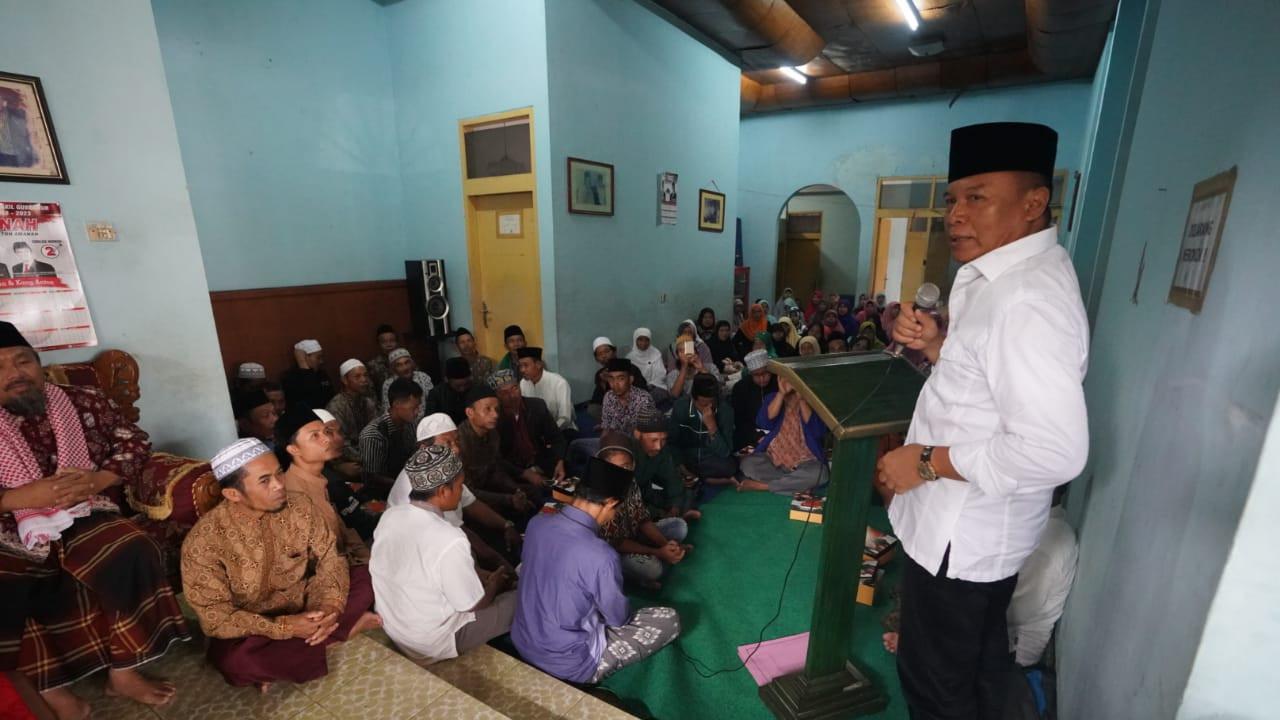 Calon gubernur Jawa Barat Tubagus Hasanuddin menghadiri deklarasi dukungan untuk Hasanah, di Kecamatan Panyingkiran, Kabupaten Ciamis, Senin (2/4/2018) / Tim Media