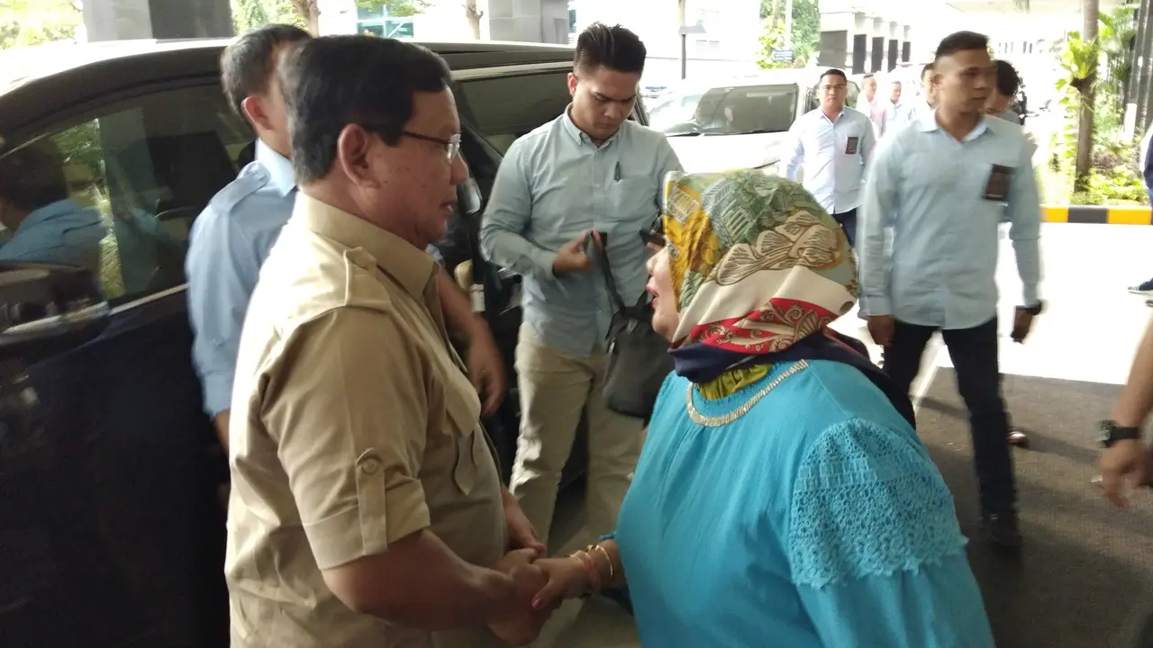 Capres Prabowo Subianto mengunjungi Ustaz Arifin Ilham