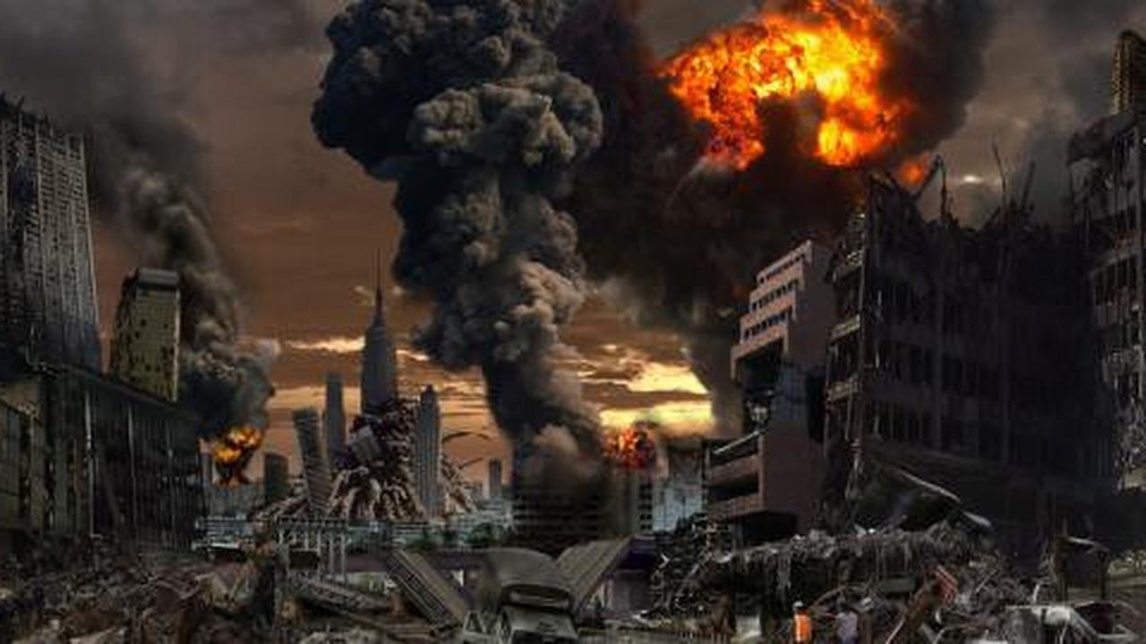 Dalam film, kiamat seperti kemurkaan alam yang tak terkendali