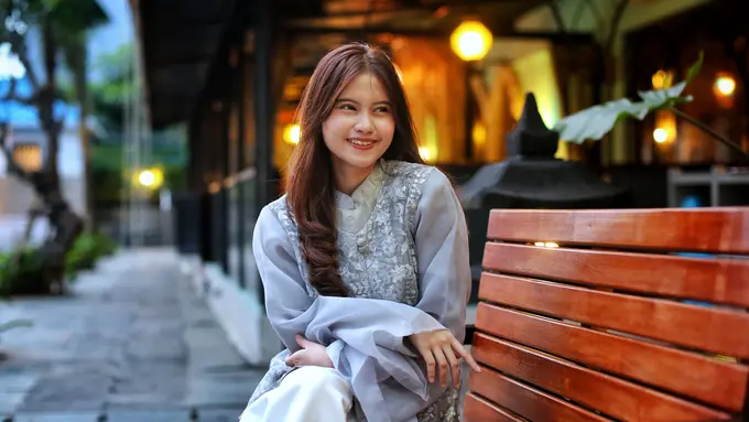 wanita maret membawa ketenangan