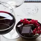Sebuah studi terbaru menunjukkan khasiat baik dari cokelat dan anggur merah (wine) untuk menjaga tubuh agar tetap fit dan sehat.