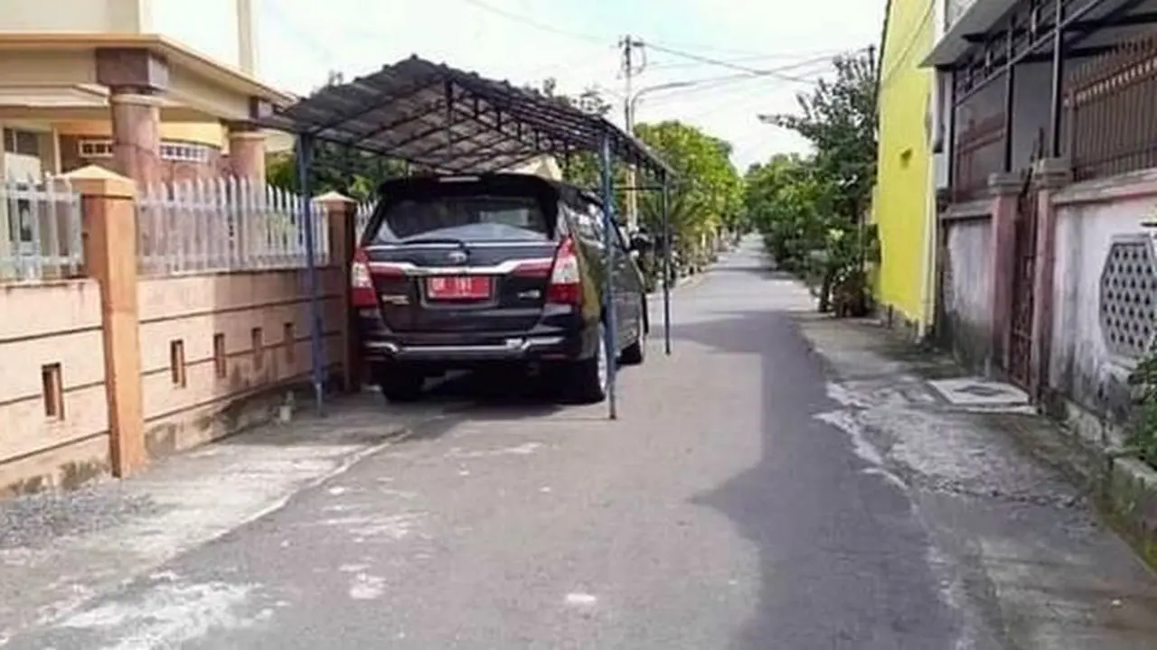 Kanopi Toyota Innova Berpelat Merah Dibongkar