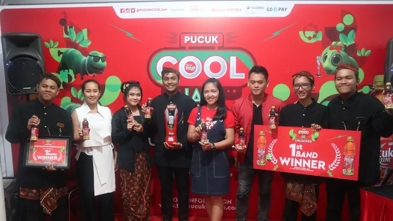 Grup band Langit Senja di Pucuk Cool Jam 2019