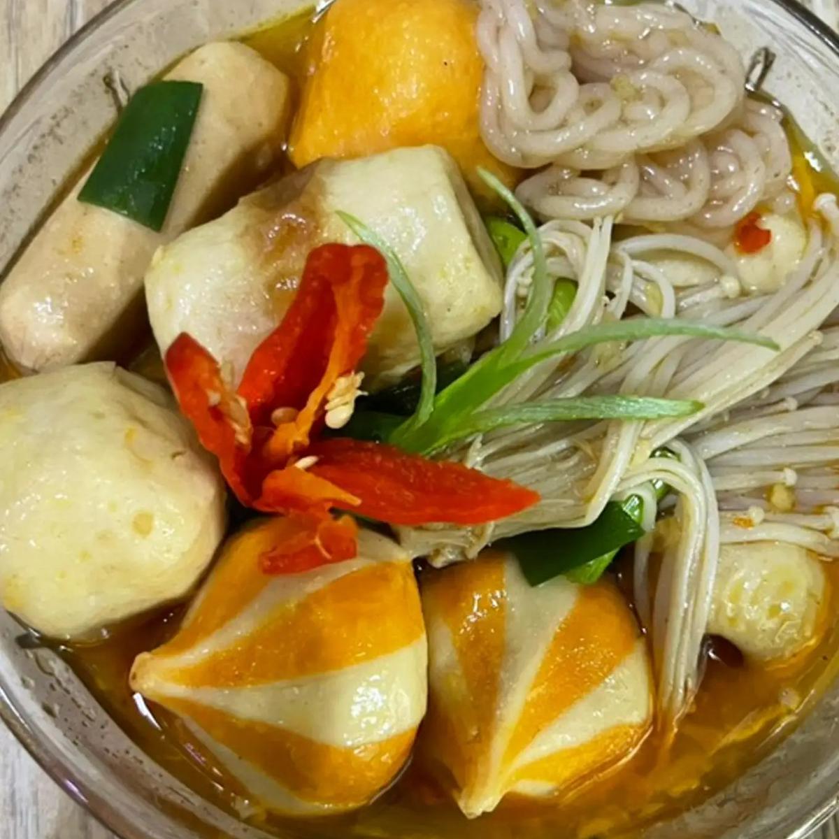 Ilustrasi Seblak Seafood Kuah Pedas