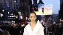 Quintessa Swindell berpose saat menghadiri pemutaran perdana film 'Black Adam' di London pada Selasa, 18 Oktober 2022. Di film ini Quintessa Swindell berperan sebagai karakter Cyclone. (Photo by Vianney Le Caer/Invision/AP)