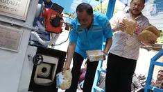 Kepala Badan Narkotika Nasional (BNN) Irjen Pol Heru Winarko memusnahkan barang bukti kasus narkotika di Gedung BNN, Jakarta, Jumat (7/9). BNN memusnahkan barang bukti narkotika dari 10 kasus berbeda. (Liputan6.com/Immanuel Antonius)