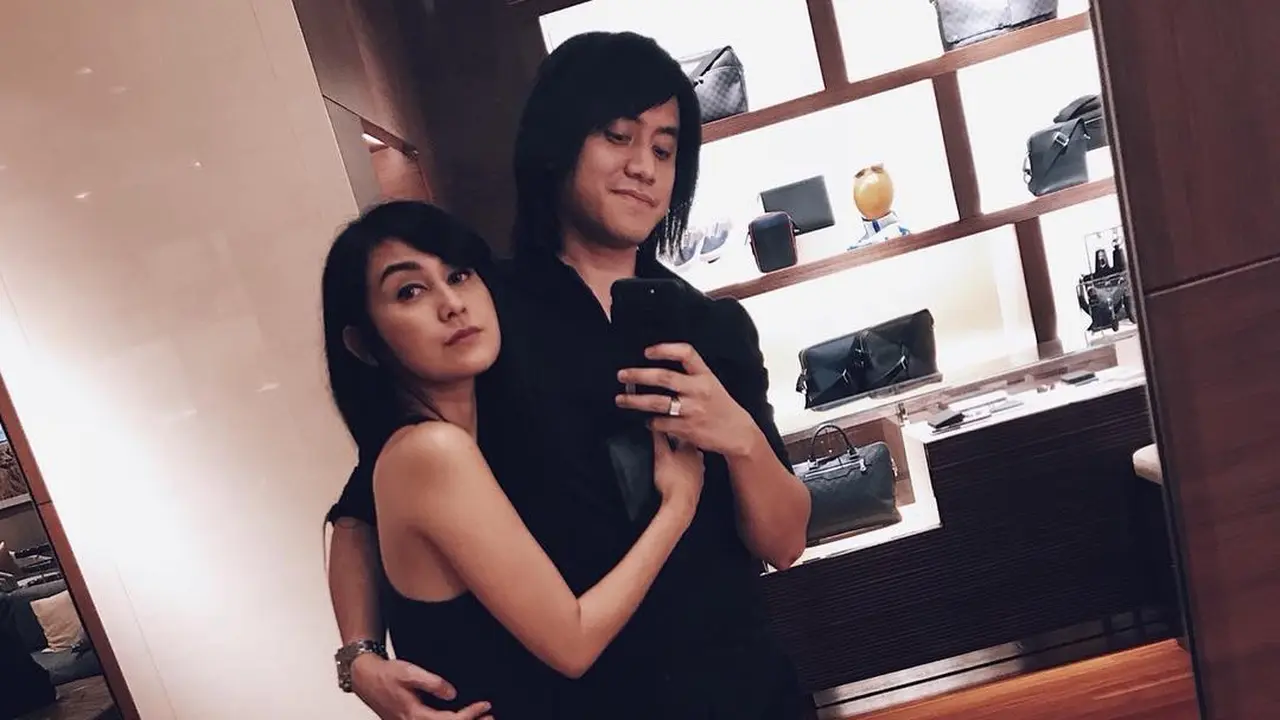 [Fimela] Kevin Aprilio - Vicy Melanie