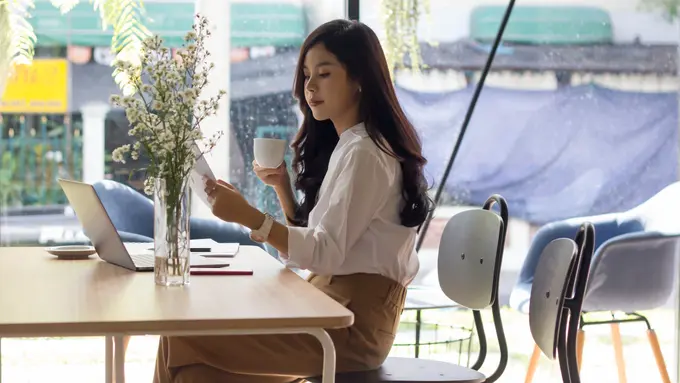 perempuan dan oktober mandiri