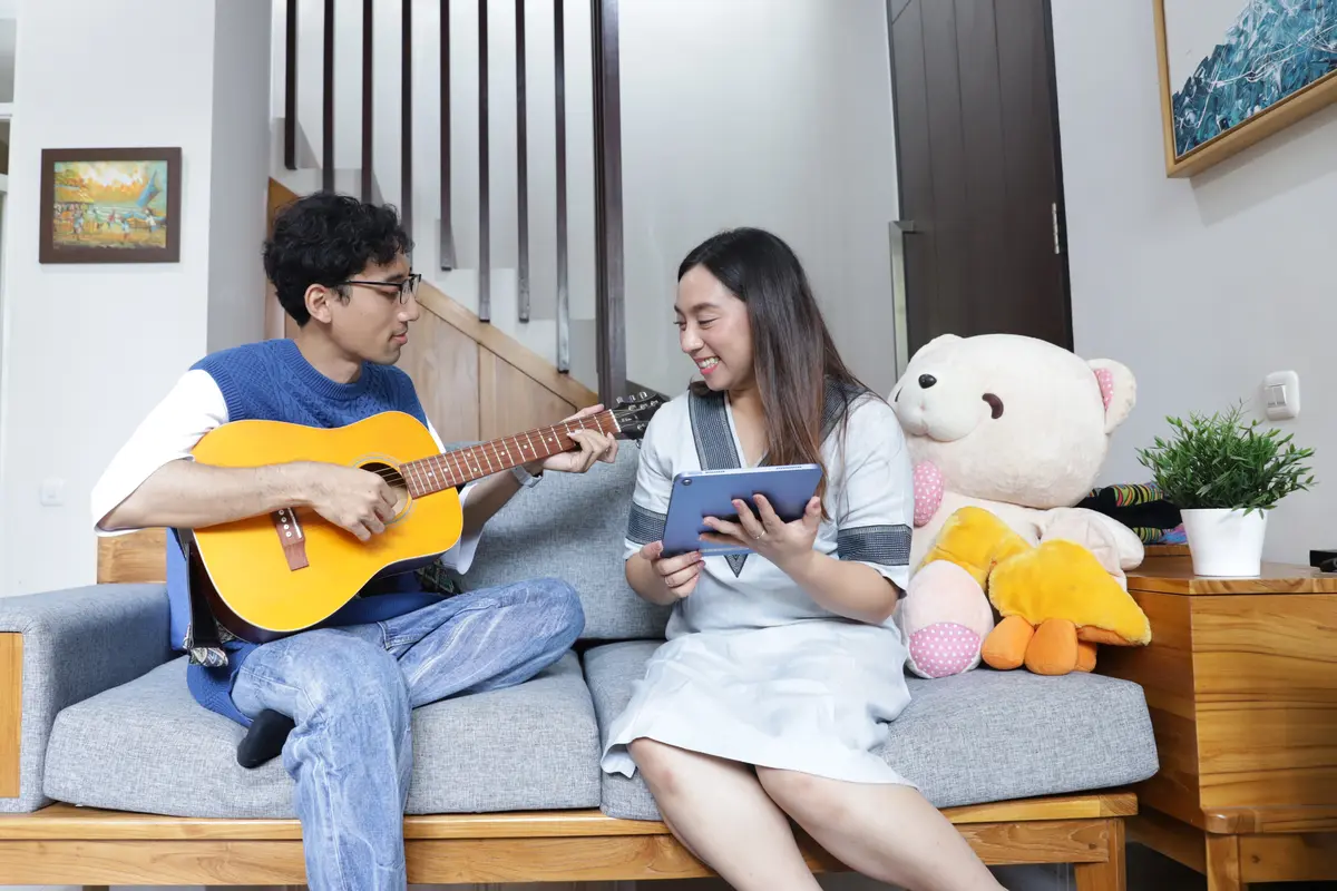couple januari musik