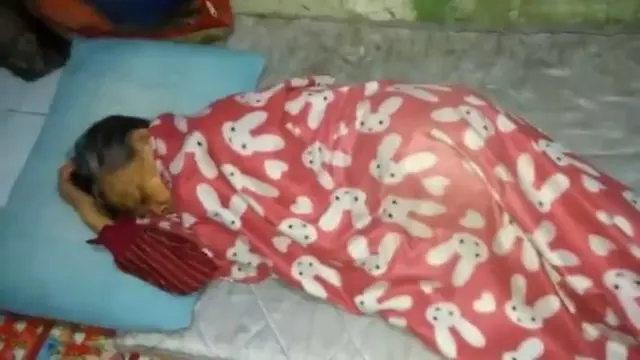 6 Potret Rumah Sederhana Ade Londok, Pria yang Viral Jualan Odading