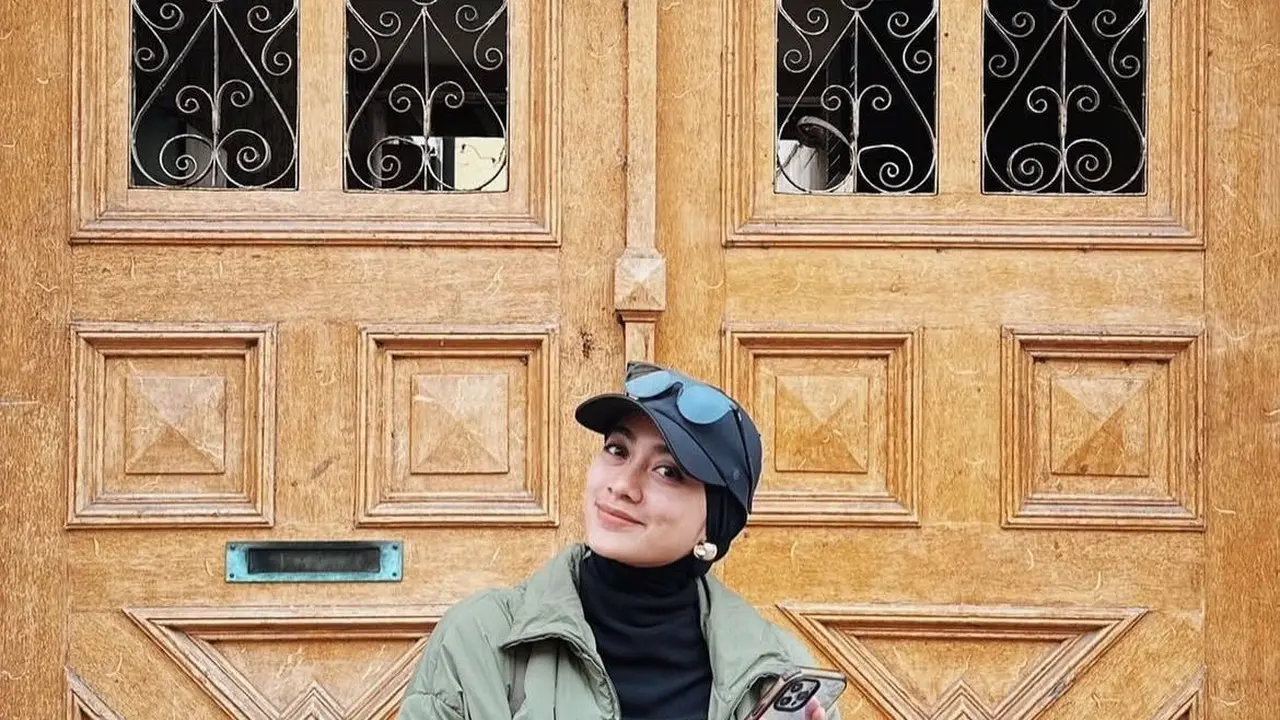 Pilihan outfit traveling ala Ayudia Bing Slamet yang bisa dijadikan inspirasi (Instagram/@ayudiac)