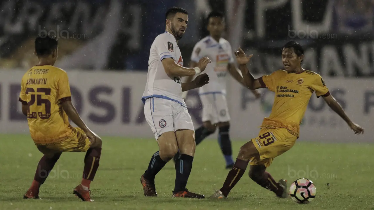 Gelandang Arema FC, Ahmet Atayev