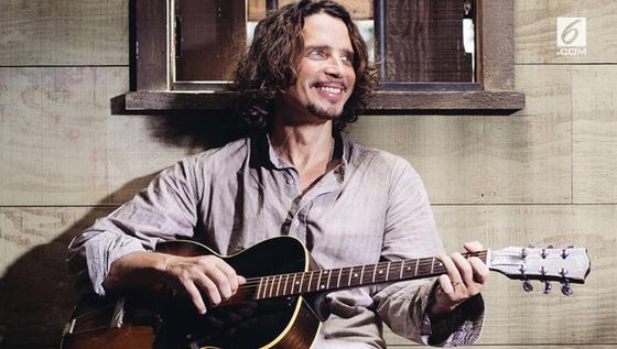 Chris Cornell Tewas Bunuh Diri
