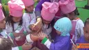 Citizen6, Pasuruan: Anak-anak dari Taman Kanak-kanak Raudhah, Pasuruan, sedang memanen buah Tomat, kemudian membuat jus buah Tomat dari hasil panen mereka. (Pengirim: Zahra Haidar)