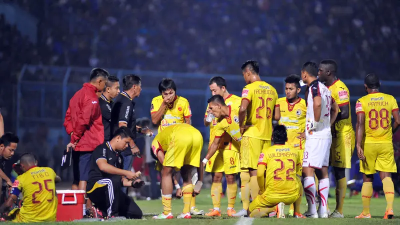 Sriwijaya FC saat berhadapan dengan Persegres Gresik United di Piala Jenderal Sudirman 2015