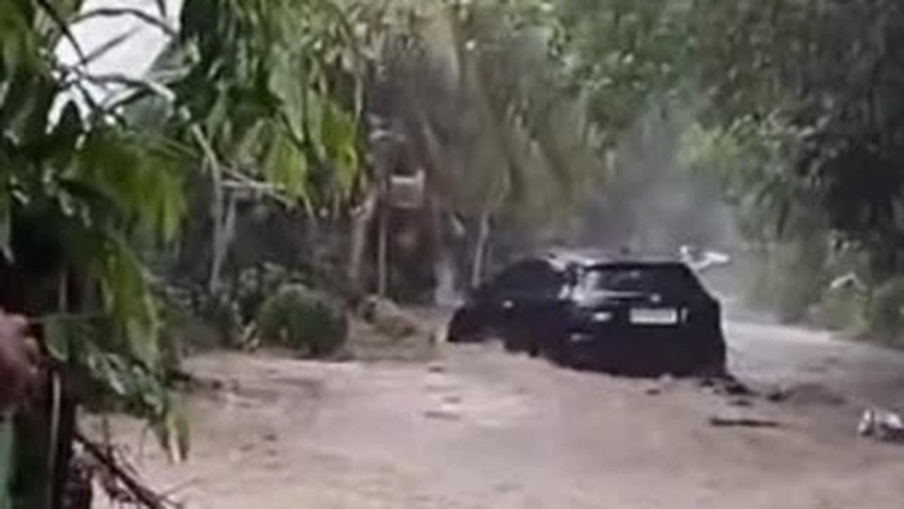 Banjir Hebat Melanda Karangasem Bali, Mobil Terseret Arus hingga Rumah Warga Kebanjiran