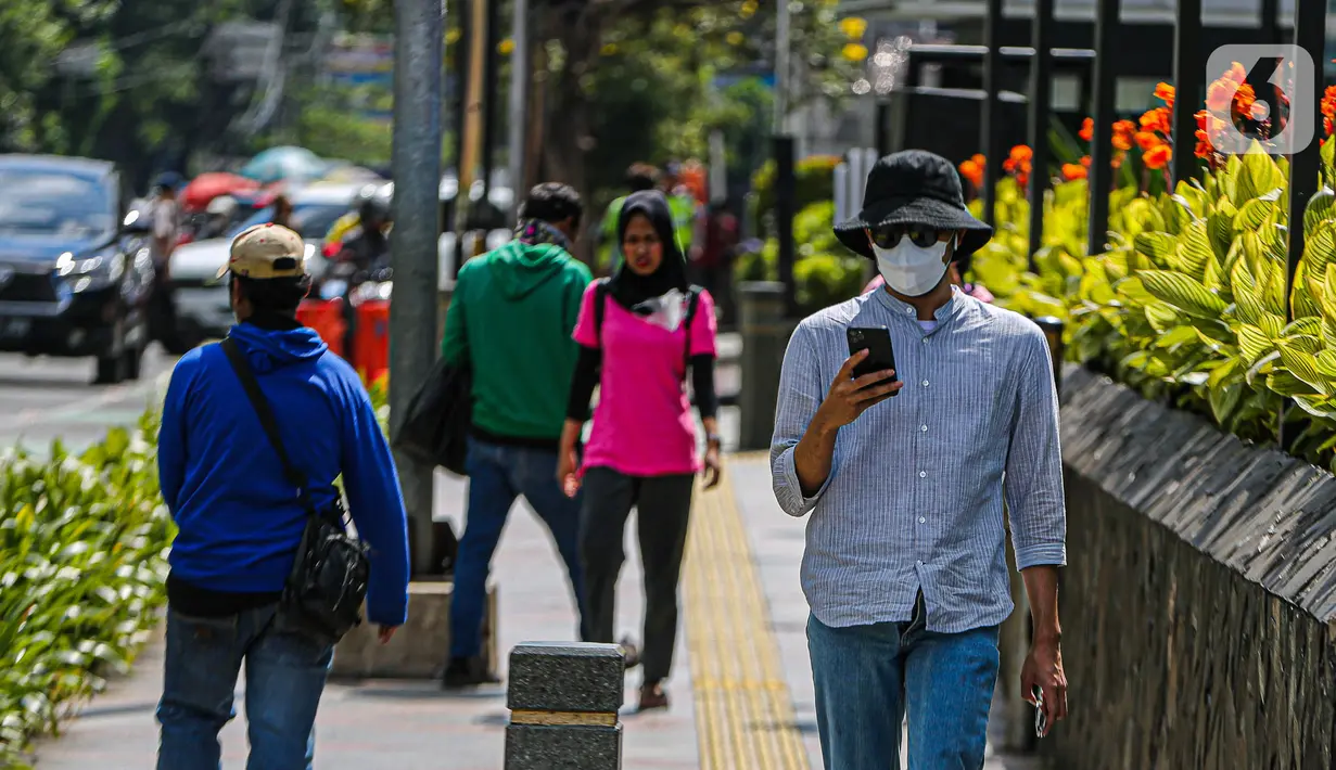 <p>Ultraviolet akan terasa mulai panas pukul 10.00 WIB atau 11.00 WIB. (Liputan6.com/Faizal Fanani)</p>