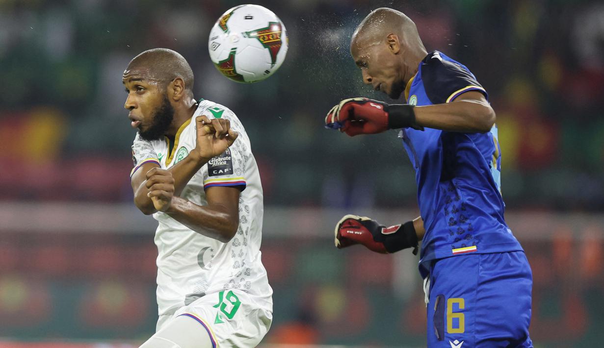 Comoros merupakan satu dari dua tim debutan di Piala Afrika 2021. Hebatnya, negara kepulauan kecil di timur Afrika tersebut tampil cukup impresif. (AFP/Kenzo Tribouillard)