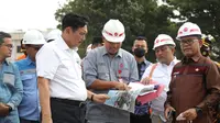 Menteri Koordinator Bidang Kemaritiman dan Investasi (Menko Marves) Luhut B. Pandjaitan mengunjungi lokasi penyelenggaran F1 Power Boat (F1H2O) di Silangit, Sumatera Utara (Sumut)