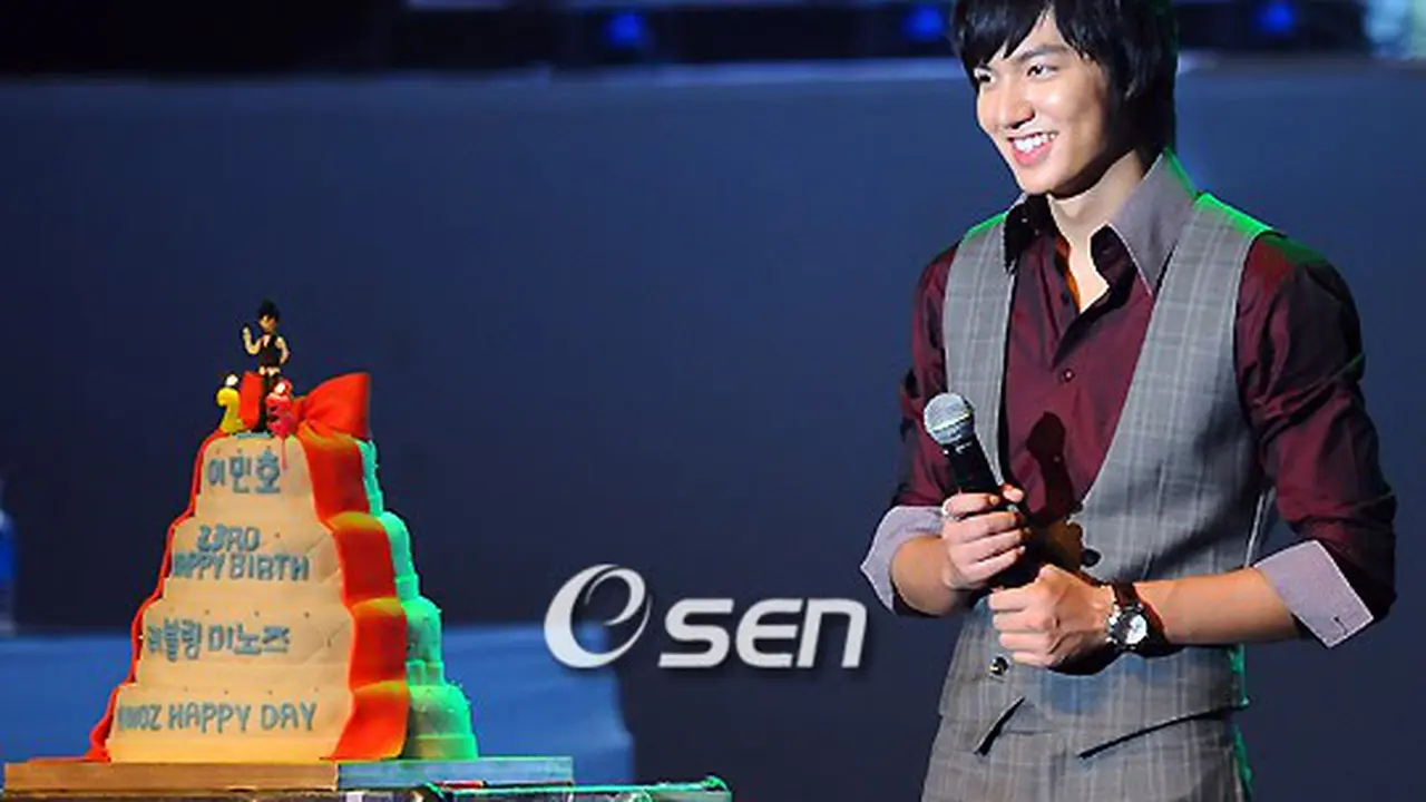 6 Cara Artis K-Pop Rayakan Ulang Tahun