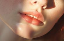 7 Bahan Alami yang Bisa Memerahkan Bibir Hitam Secara Permanen, Caranya Mudah dan Sederhana Sekali