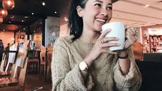Wanita kelahiran 4 April 1995 ini memiliki senyum yang manis yang mampu membuat kaum adam terpanah. Tak heran jika Mutia mampu membuat Glenn Fredly meminangnya untuk menjadi istri. (Liputan6.com/IG/@mutia_ayuu)