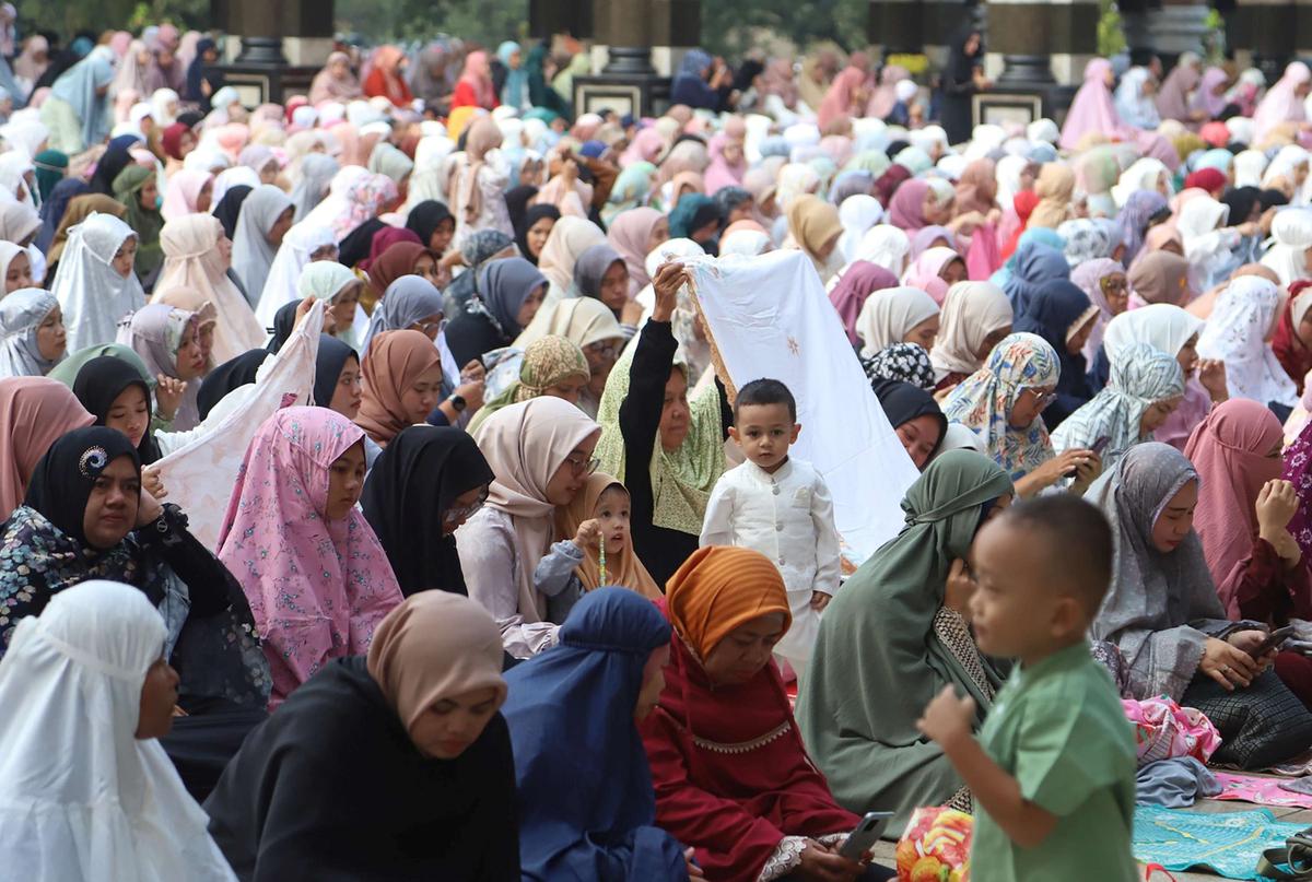 Salat Iduladha di Masjid Kubah Emas Depok