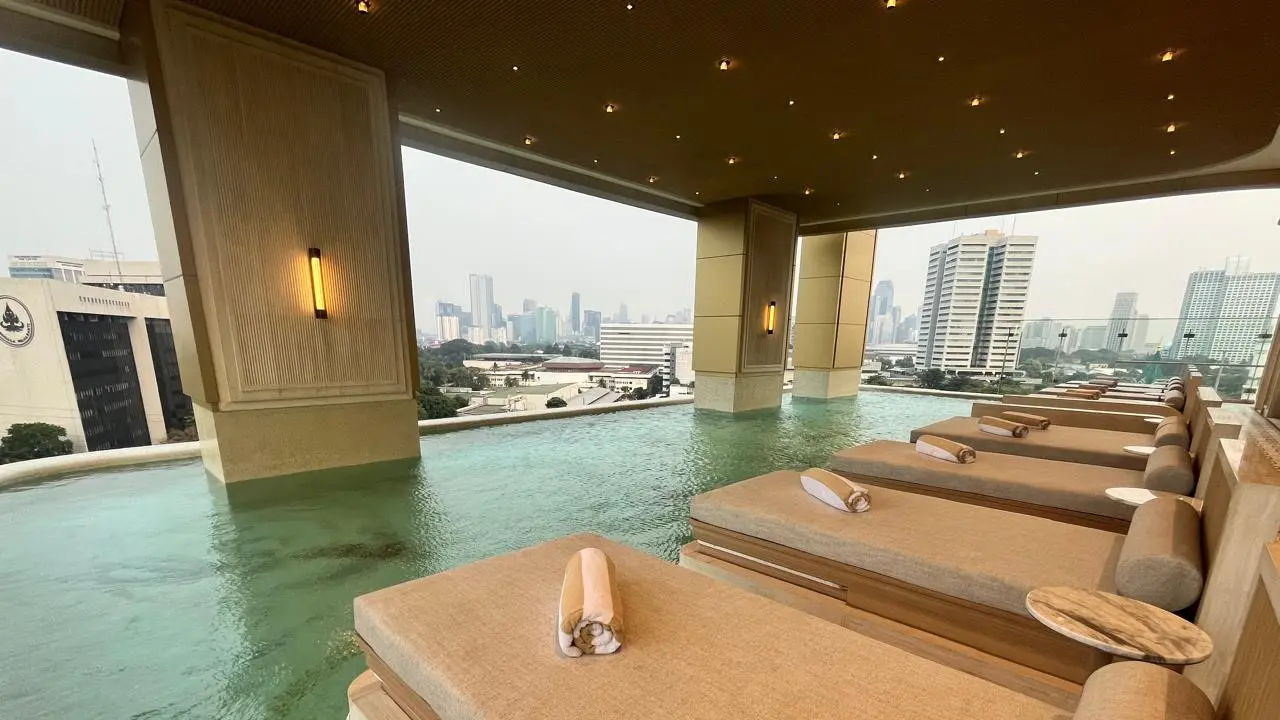 Jakarta Marriott Hotel Gelora, Destinasi Staycation Baru dengan Kemewahan Gedung Keemasan