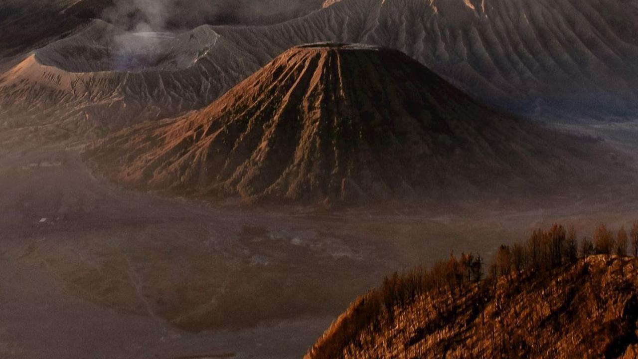 <b>1. Kawah Gunung Bromo</b>