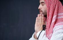 Doa Mengeluarkan Zakat Fitrah untuk Diri Sendiri dan Keluarga, Begini Hukumnya