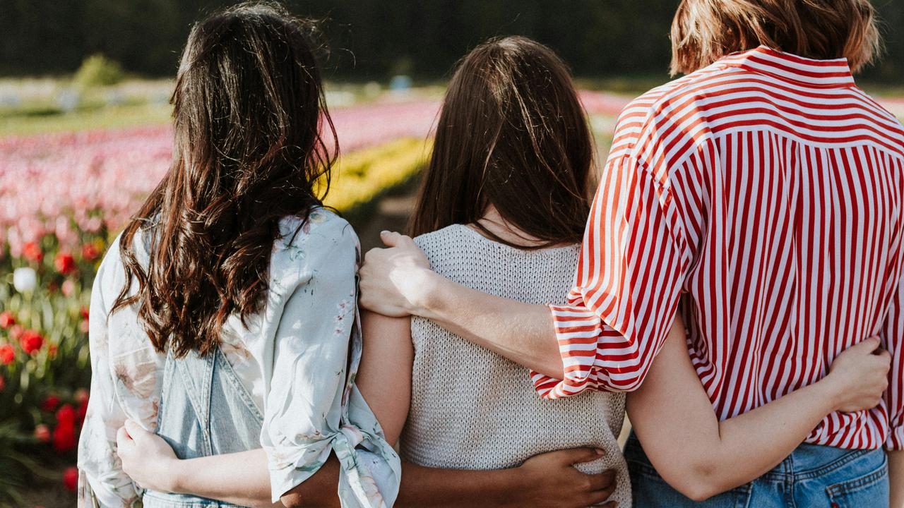 Introvert VS Ekstrovert, Siapa yang Lebih Bahagia dalam Menjalani Kehidupan?