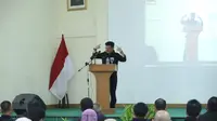Menteri Pertanian RI, Syahrul Yasin Limpo saat berdialog dengan para petani milenial, di BSIP Balai Penelitian Tanaman Sayur yang berada di Lembang, Jawa Barat.