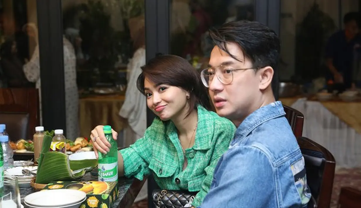 Sejak go-public, netizen makin penasaran dengan sosok kekasih Wika Salim tersebut karena selama ini jarang tersorot dan bahkan sempat dirahasiakan keberadaannya. (Kapanlagi.com/ Budy Santoso)