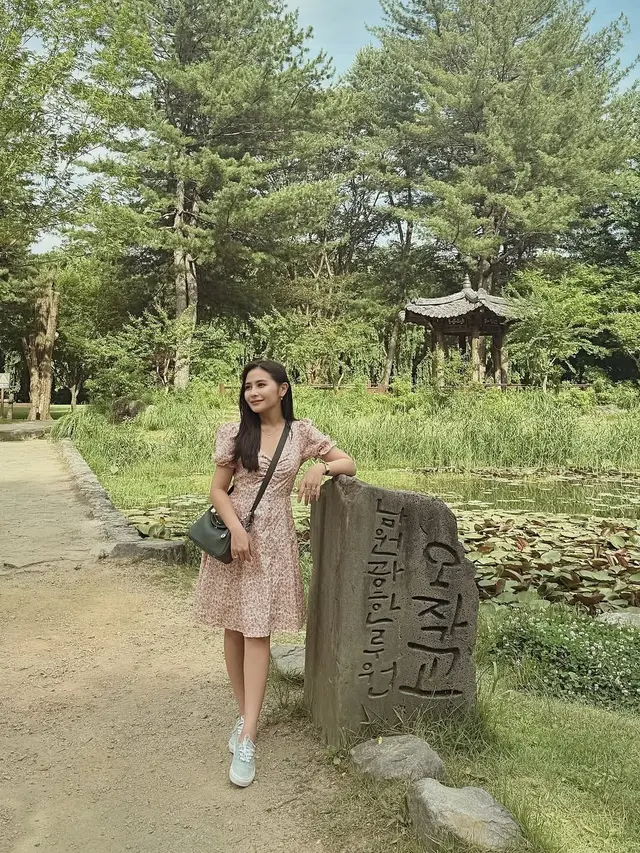 In Her Bucin Era, Gaya Prilly Latuconsina Makin Suka Tampil Serba Pink Sejak Pacaran dengan Omara Esteghlal