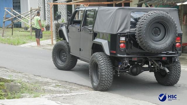 Bupati Jember terpilih Hendy Siswanto akan menggunakan mobil Maung buatan PT Pindad.