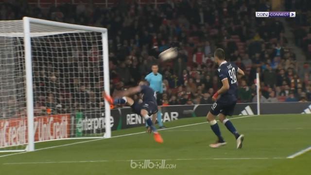 Arsenal gagal memetik poin penuh kalah menghadapi Crvena Zvezda. This video is presented by Ballball.