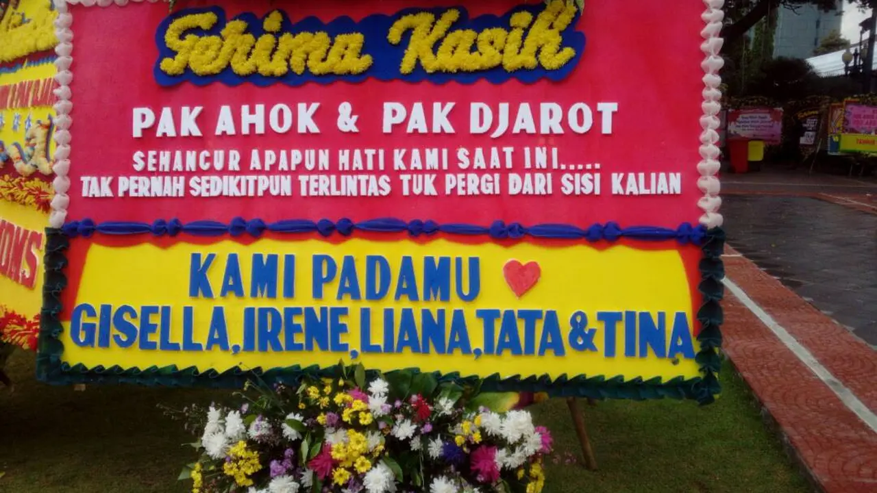 Ini 9 Karangan Bunga untuk Ahok, Kocak Abis!