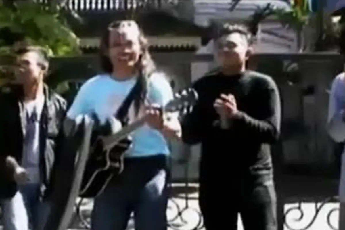 VIDEO: Warga Solo Ciptakan Lagu untuk Cucu Pertama Jokowi