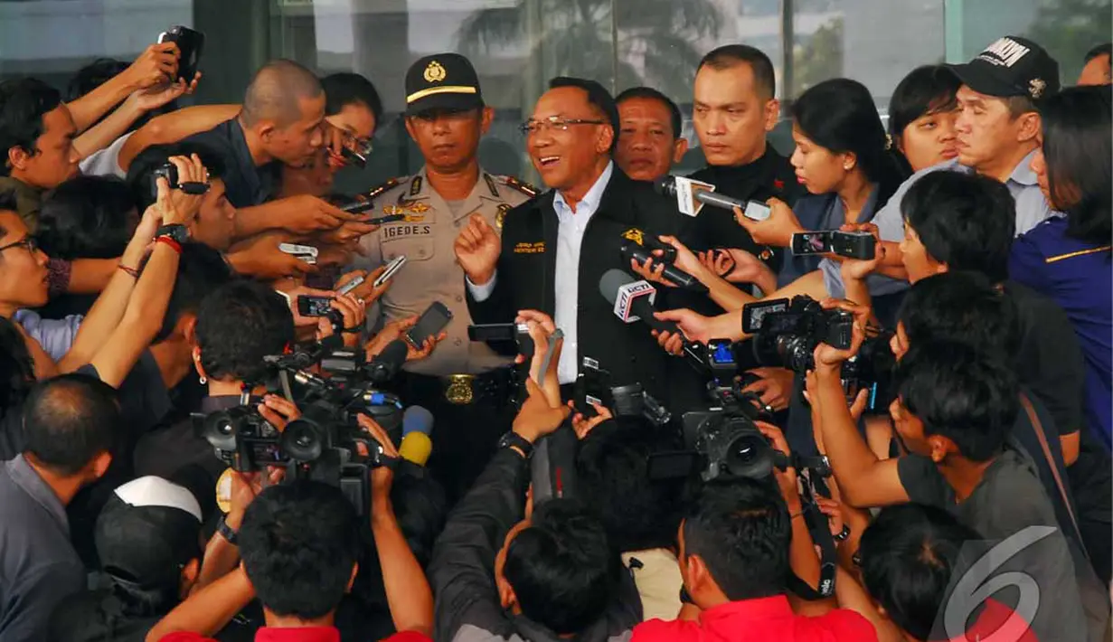 Menurut Jero, urusan PT Kaltim Parna Industri dipegang oleh Satuan Kerja Khusus Pelaksana Kegiatan Usaha Hulu Minyak dan Gas Bumi (SKK Migas) , Jakarta, Senin (9/6/2014) (Liputan6.com/Miftahul Hayat)