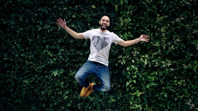 Ilustrasi pria senang, bahagia