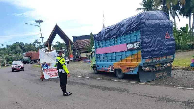 Pemeriksaan kendaraan oleh Satlantas Polres Luwu (Dok: Polisi)