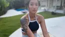 Chef wanita, Renatta Moeloek memiliki tato besar di salah satu lengannya. Ia pun sudah tak segan lagi tampil memperlihatkan tatonya kepada publik. (Foto: Instagram/@renattamoeloek)