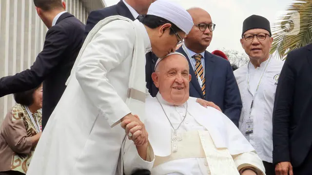 Sempat Berkunjung ke Indonesia, Paus Fransiskus Datangi Masjid Istiqlal dan Pimpin Misa Agung di SUGBK
