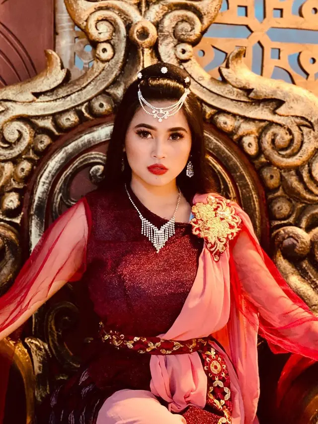 7 Potret Terbaru Ovy Sovianty Eks Duo Serigala yang Jadi Aktris Drama Kolosal