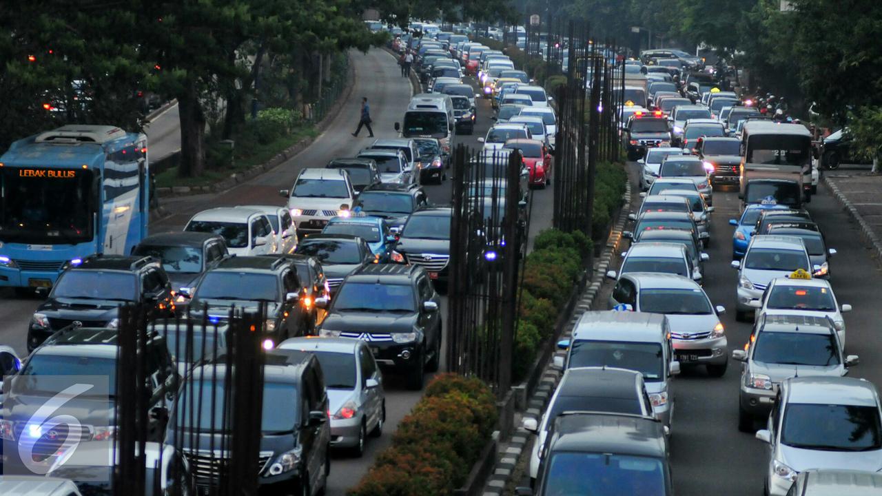 20160606- Bulan Puasa Jam Macet Pulang Kerja Bergeser Lebih Awal-Jakarta-YR